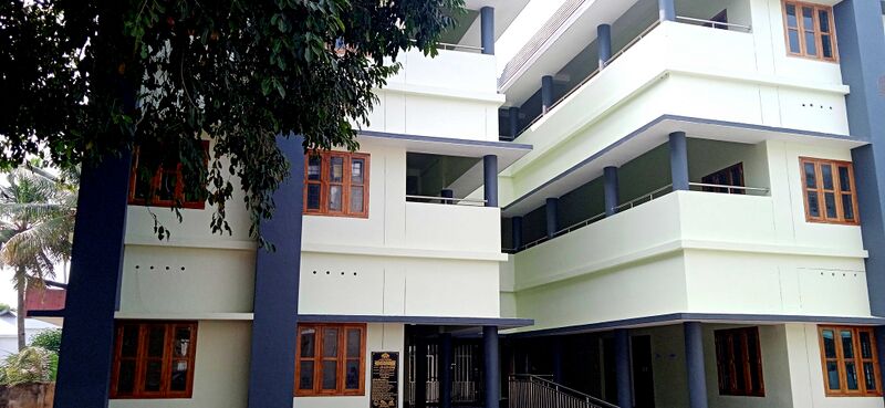 പ്രമാണം:41006-Ente Gramam-GVHSS CHATHANNOOR New building .jpg