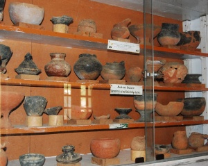 Black&Red pottery megalithic culture.jpg
