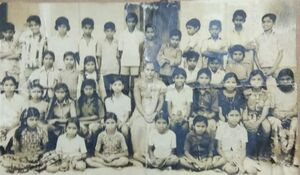 1978-79 class 7 C students with Annie tcr