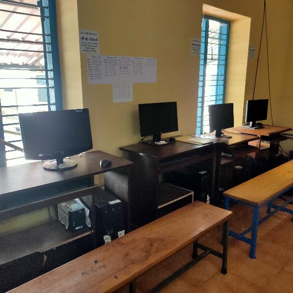 പ്രമാണം:41055 Computer lab.jpg