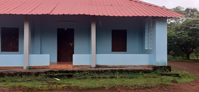 പ്രമാണം:13074school pic 4.jpg