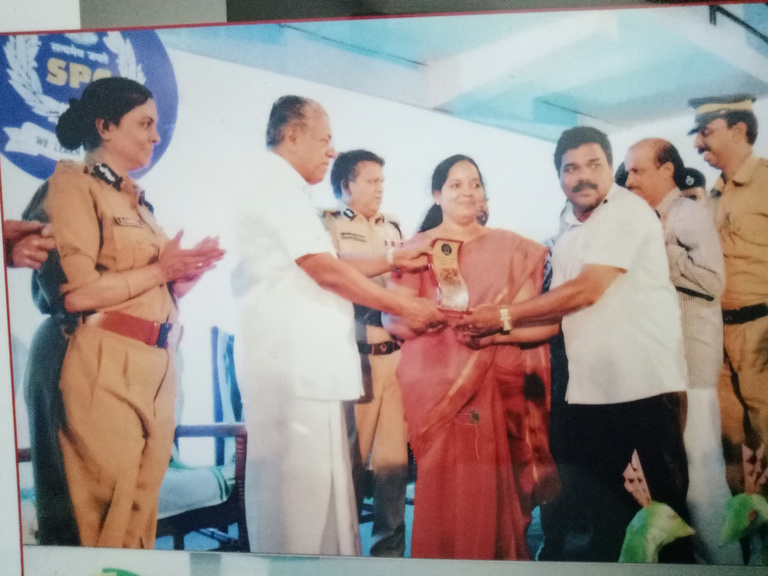 പ്രമാണം:Jolly 38919.resized.jpg