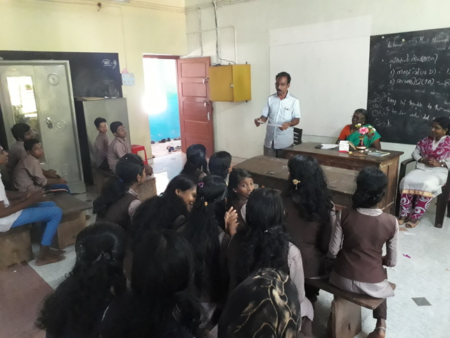 പ്രമാണം:44055 election.resized.jpg