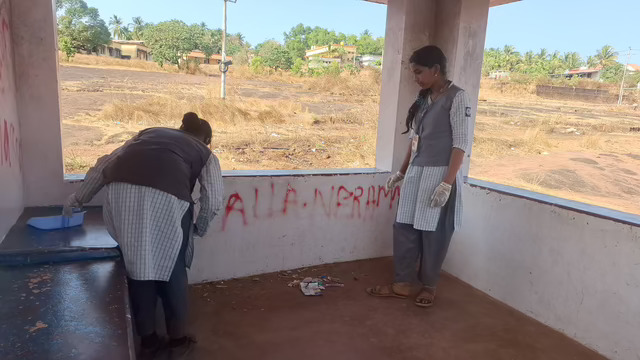 പ്രമാണം:11017 CLEANING.jpg