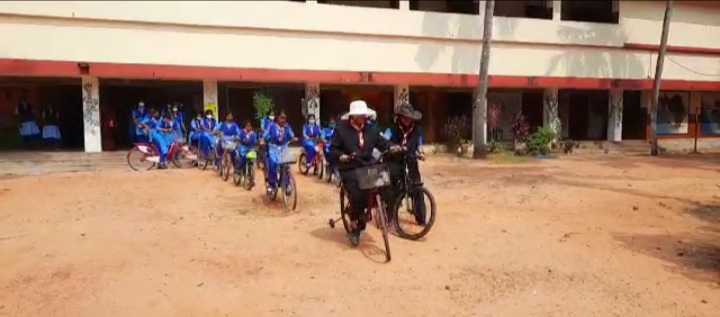 പ്രമാണം:Pc6 43065.jpeg