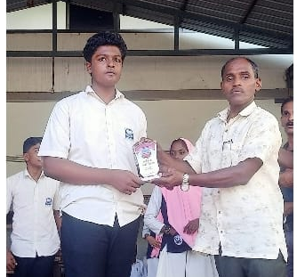 പ്രമാണം:19009-prize distribution various competitions 2.png