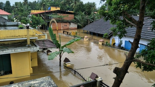 പ്രമാണം:Flood thengely2.jpg