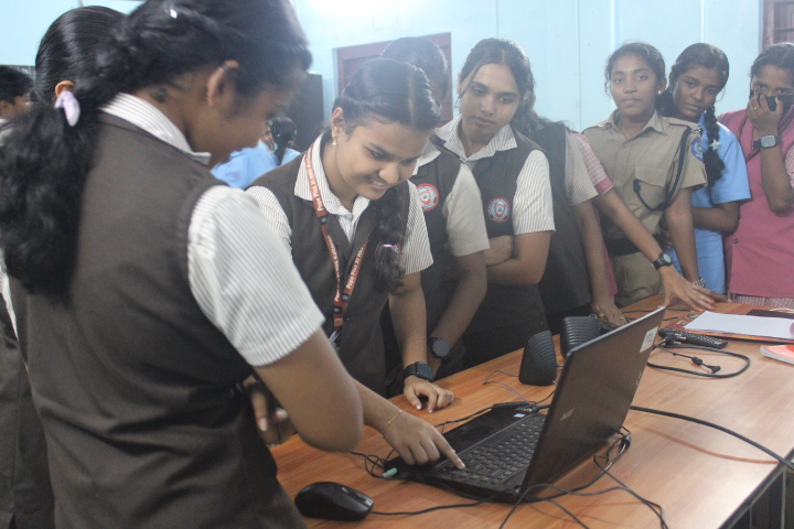 പ്രമാണം:BS21 ALP 36002 4.jpg