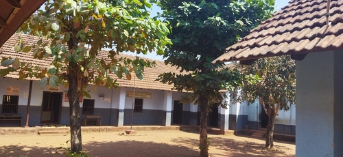 പ്രമാണം:12329 ubmc school2025.jpg