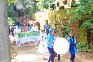 പ്രമാണം:Arumakyoruthalodal (3).jpg