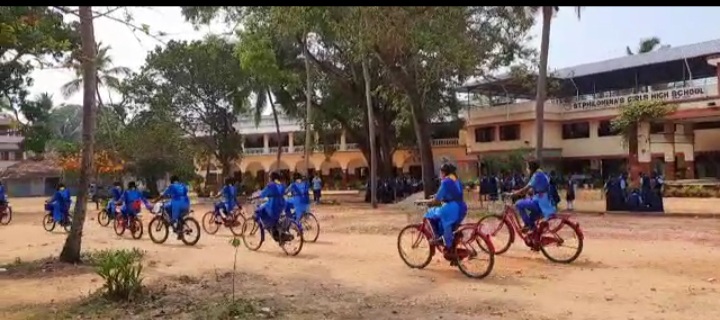 പ്രമാണം:Pc4 43065.jpeg