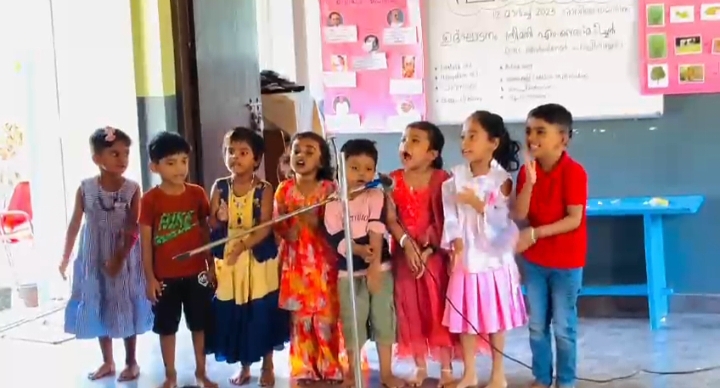 പ്രമാണം:13629 KNR-paddanolsavam5.jpg