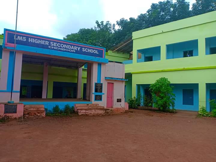 പ്രമാണം:44066school.jpg