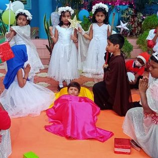 പ്രമാണം:44334xmas 2.jpg