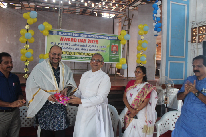 പ്രമാണം:Award 17018-5.jpeg