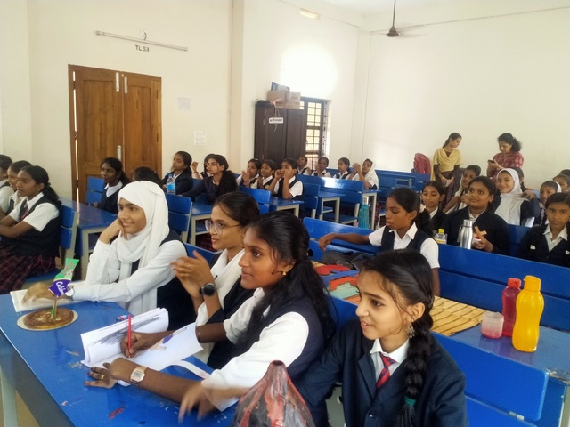പ്രമാണം:17037-hightech-hall.jpg