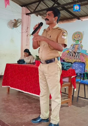 പ്രമാണം:Unarv 1.jpg