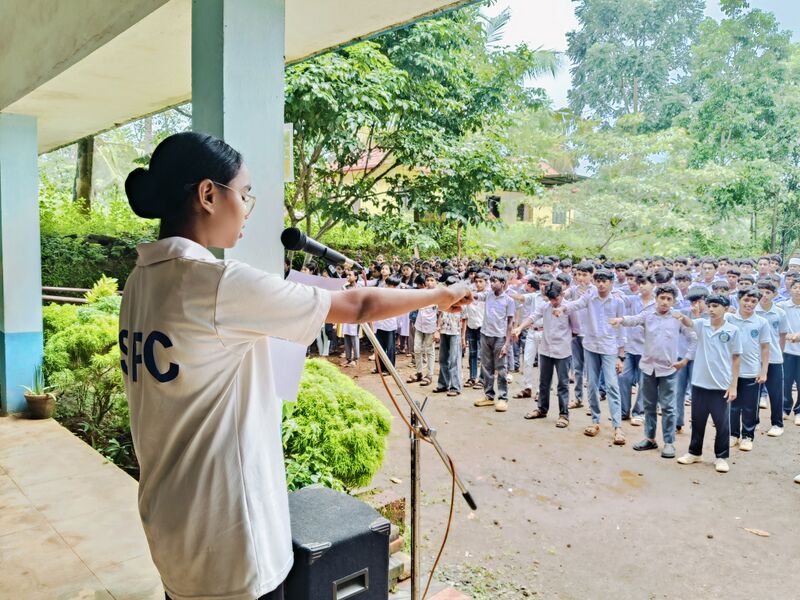 പ്രമാണം:12070 antidrugDay 2.jpg