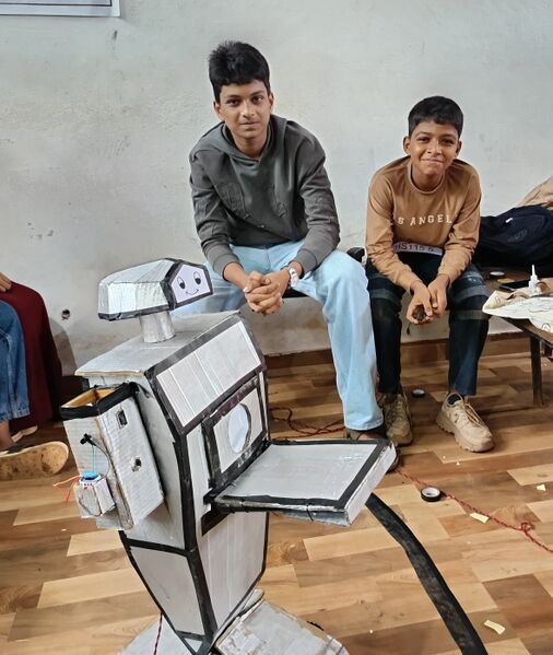 പ്രമാണം:16041-Science fair 3.jpg