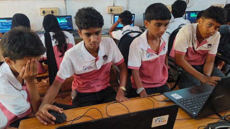 പ്രമാണം:19026- lk shool camp.jpeg