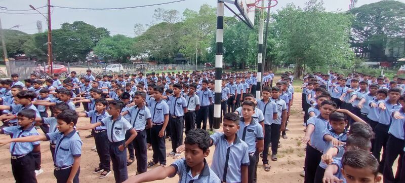 പ്രമാണം:26056 keralapiravi 10.jpg