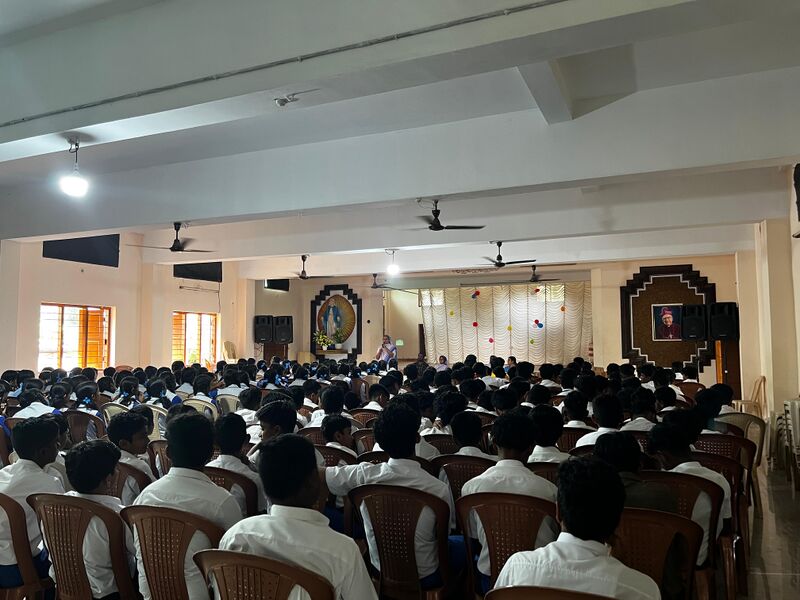 പ്രമാണം:35052 club 5.jpeg