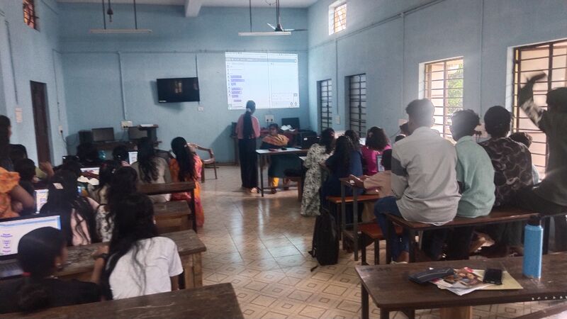 പ്രമാണം:36064 LK class 7.1.jpg