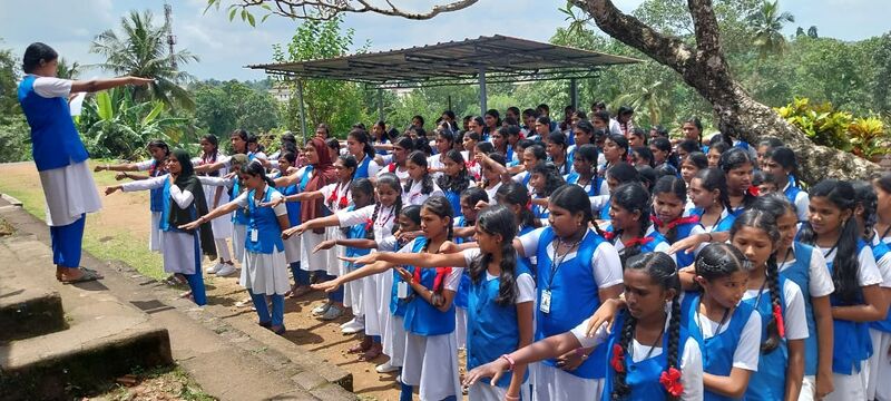 പ്രമാണം:38042 st.marys ghs kozhecherry pledge.jpeg