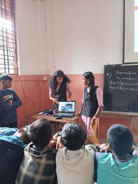 പ്രമാണം:42050 internet class 2.jpg