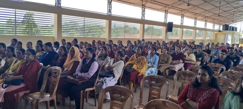 പ്രമാണം:44018 10pta 1.jpg