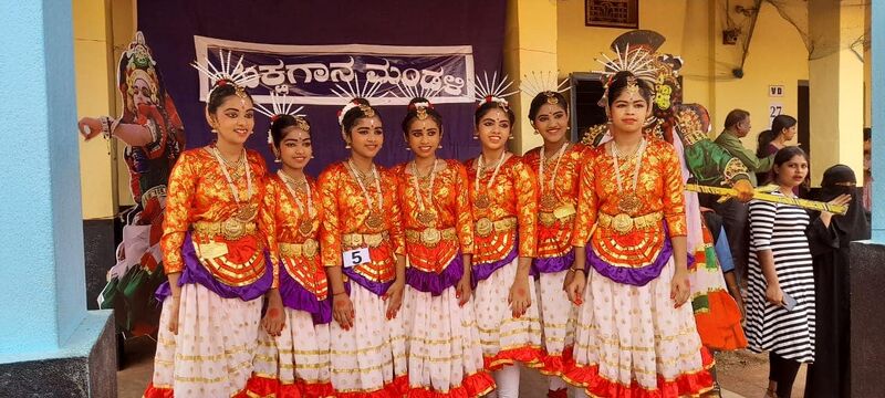 പ്രമാണം:11051ACH GroupDance3rdPlace Agrade.jpg