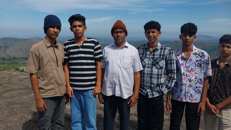 പ്രമാണം:13055 tour1.jpg