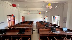 14020 IT lab hightech class.jpeg