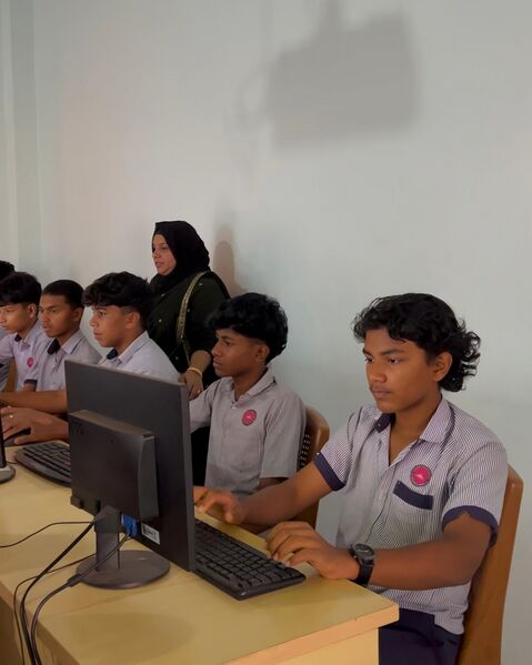 പ്രമാണം:18103 IT LAB.jpg