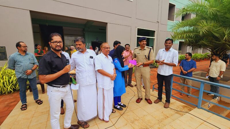 പ്രമാണം:19071 SCIENCE.jpg