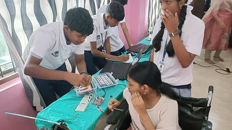 പ്രമാണം:22071 TSR cwsnrobo expo4.jpg