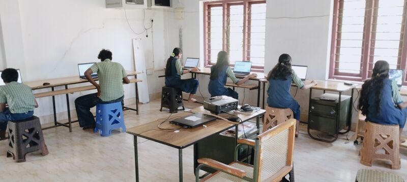 പ്രമാണം:24023 NSSVHSS MUNDATHICODE ITLAB.jpeg