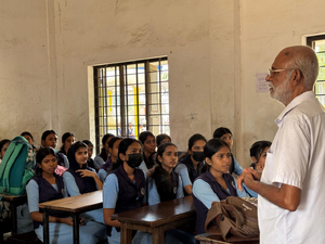 25068 2025-26 counselling class for students 2 .png