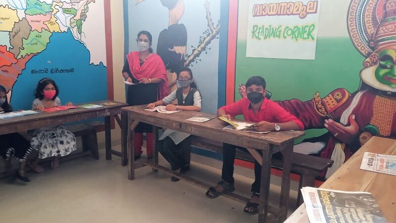 പ്രമാണം:25084 വായനാമൂല.jpeg