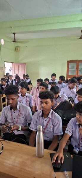 പ്രമാണം:28027-school camp 2 ,27 batch.jpg