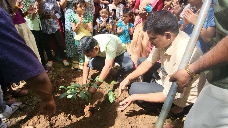 പ്രമാണം:29228 pa1.jpg