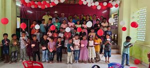 കടമുറി സി എം എസ് എൽ പി സ്കൂളിന്റെ 2025 26 വർഷത്തെ പ്രവേശനോത്സവം വളരെ ഭംഗിയായി നടത്തി. കുട്ടികൾക്ക് സമ്മാനങ്ങൾ നൽകിയും മധുര പലഹാരങ്ങൾ നൽകിയും സ്വീകരിച്ചു. എല്ലാ കുട്ടികളും അക്ഷരദീപം തെളിയിച്ചു