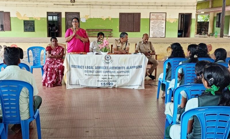 പ്രമാണം:34013Leagal service class25a.jpg