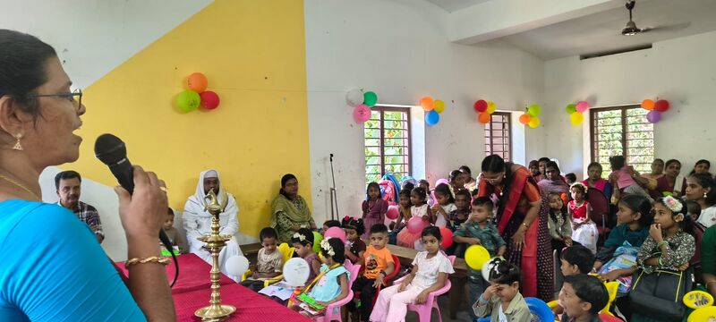 പ്രമാണം:42337 1preveshanolsavam.jpg