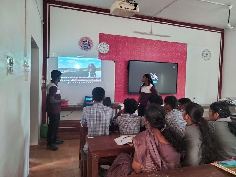 പ്രമാണം:43031 Robotics1.jpg