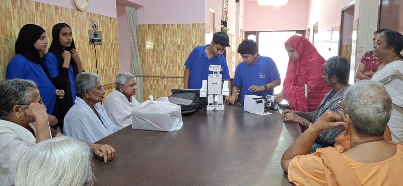 പ്രമാണം:47064 snehayathra 1.jpg