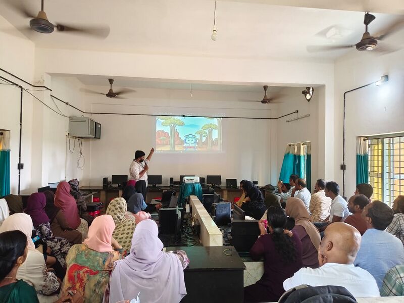 പ്രമാണം:47068 parents1.jpeg