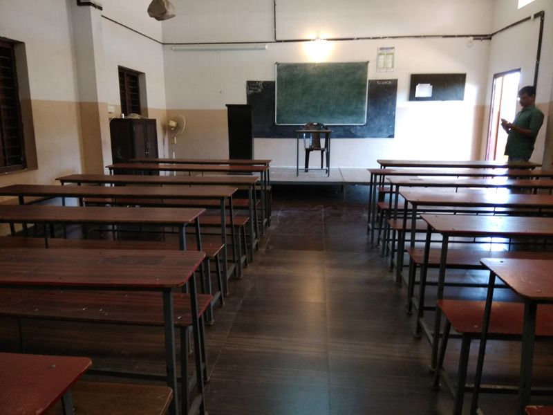 പ്രമാണം:Hitech5.jpg