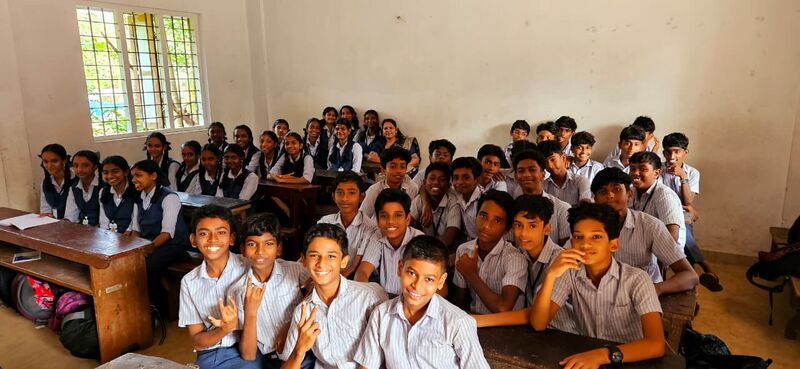 പ്രമാണം:Little lites 2024-25.jpeg