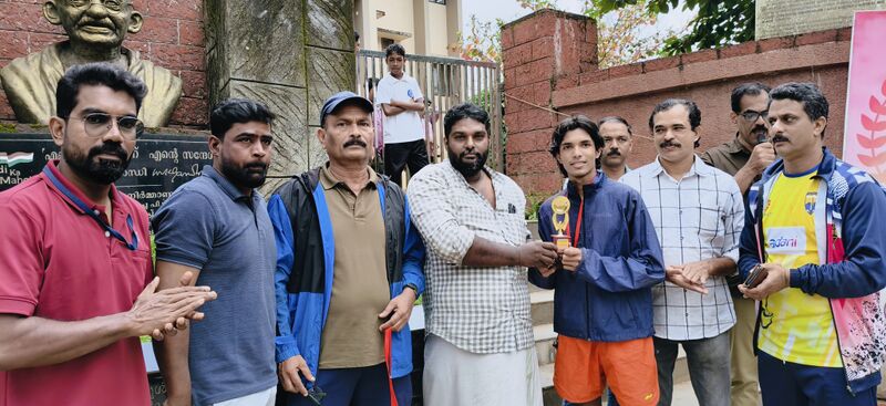 പ്രമാണം:15048 marathon.jpg